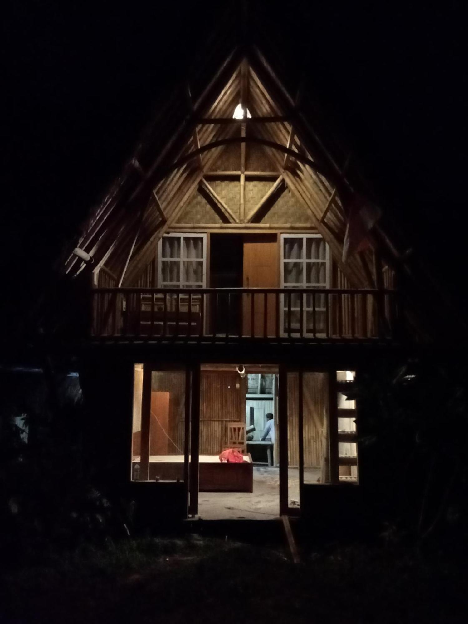 Girang Rinjani Bungalows Tetebatu Habitación foto