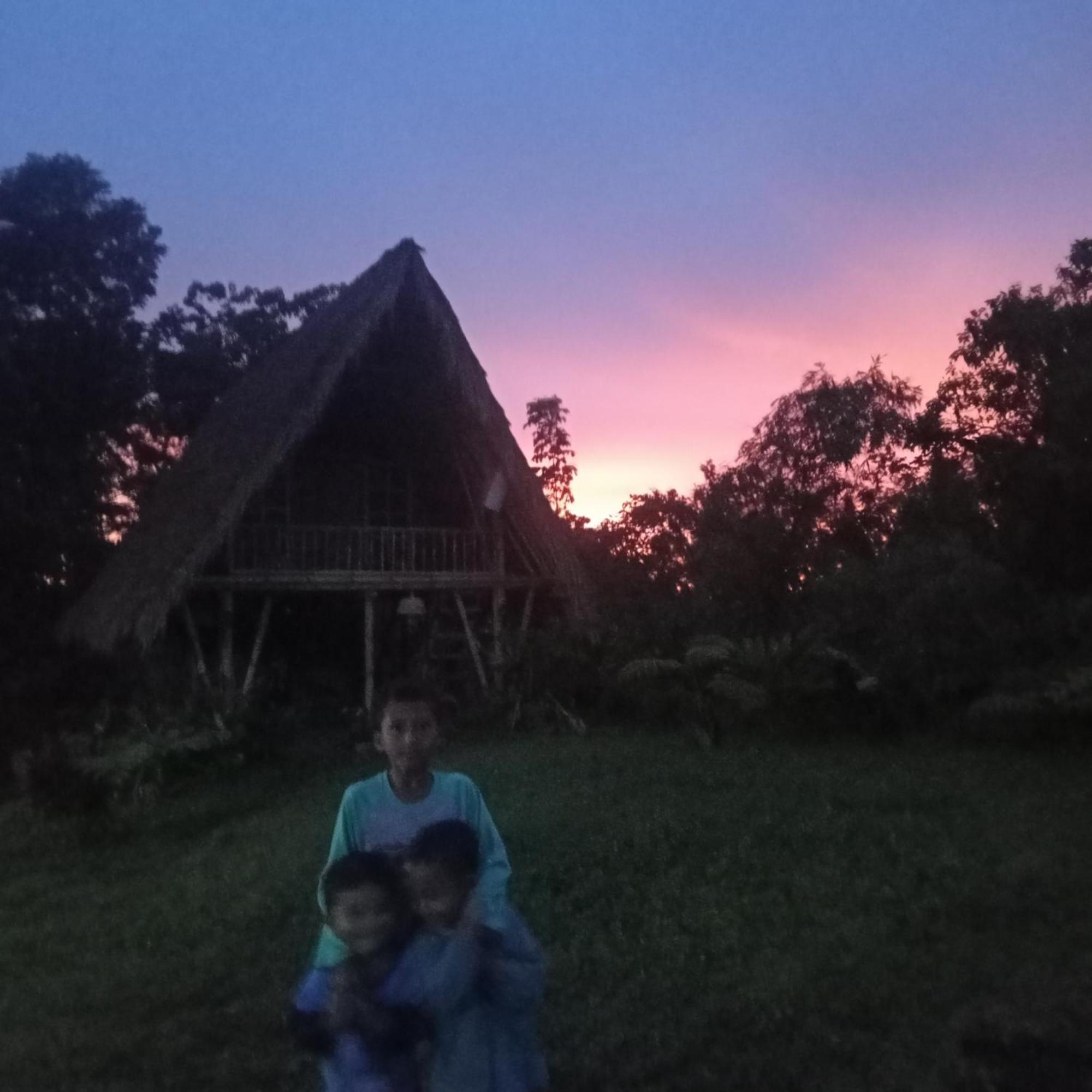 Girang Rinjani Bungalows Tetebatu Habitación foto